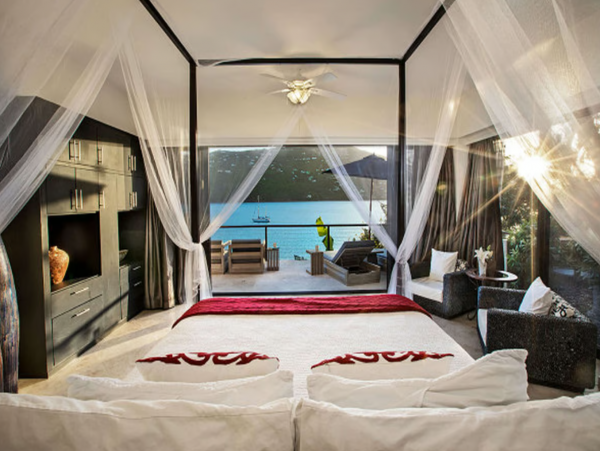 Gorgeous 9 Bedroom Vacation Home with Amazing Amenities