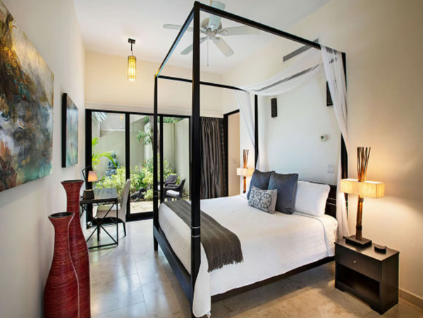 Gorgeous 9 Bedroom Vacation Home with Amazing Amenities