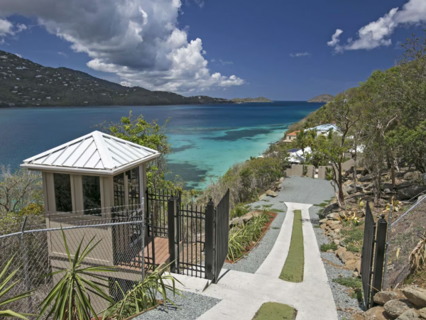 Gorgeous 9 Bedroom Vacation Home with Amazing Amenities