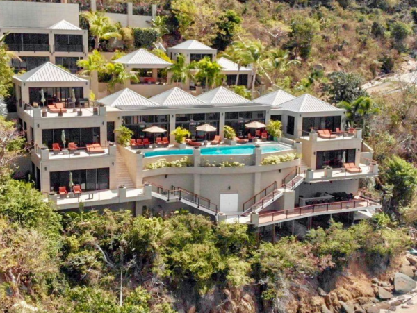 Gorgeous 9 Bedroom Vacation Home with Amazing Amenities