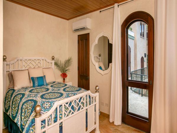 St. John Home 1003794