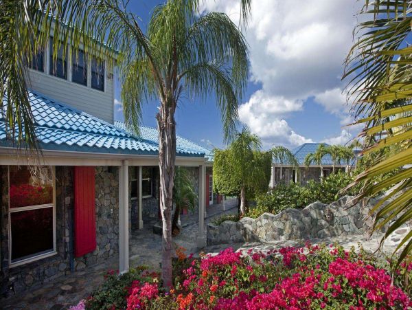 St. Thomas Home 1003795