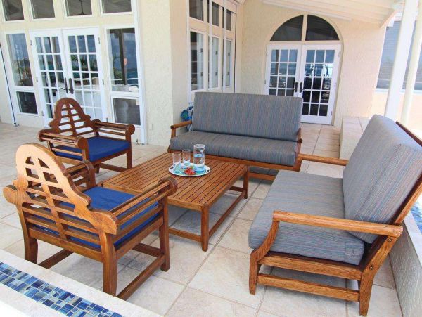 St. Thomas Home 1003795