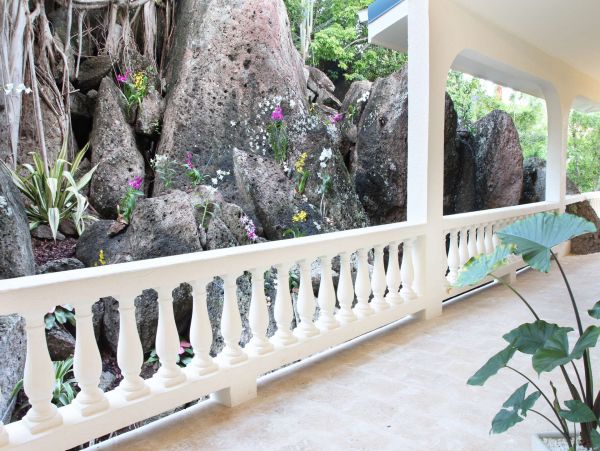 St. Thomas Home 1003802