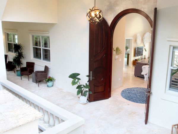 St. Thomas Home 1003802