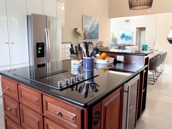 St. Thomas Home 1003802