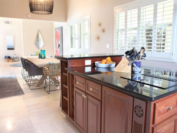 St. Thomas Home 1003802