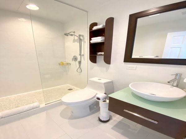 St. Thomas Home 1003802
