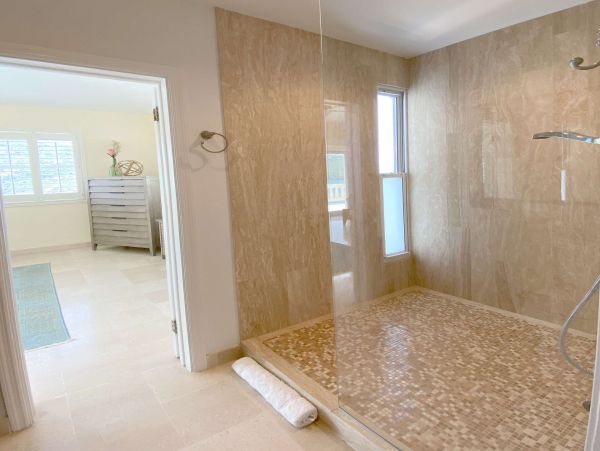 St. Thomas Home 1003802