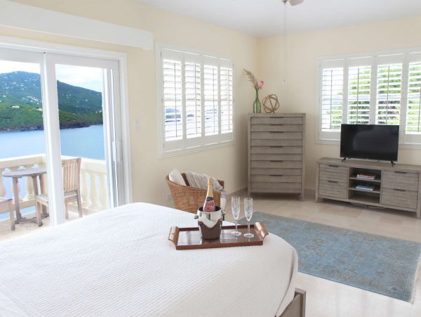 St. Thomas Home 1003802