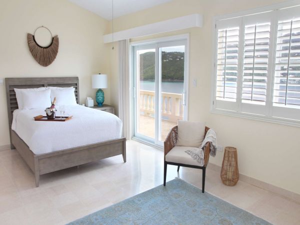 St. Thomas Home 1003802