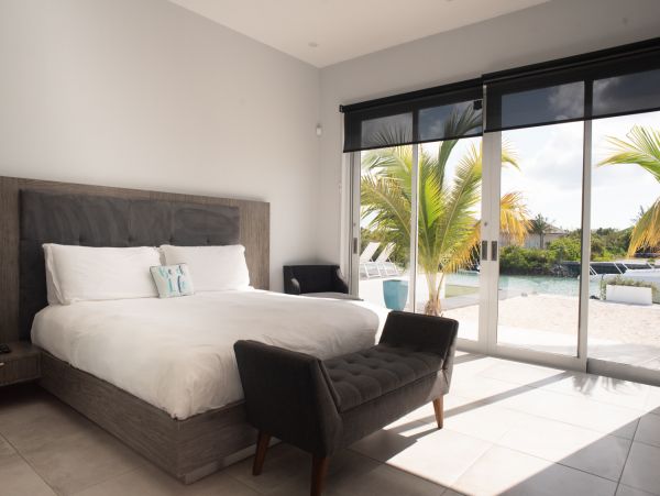 Magnificent Waterfront Luxury Vacation Rental in Providenciales