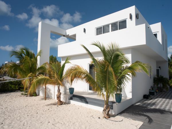 Magnificent Waterfront Luxury Vacation Rental in Providenciales