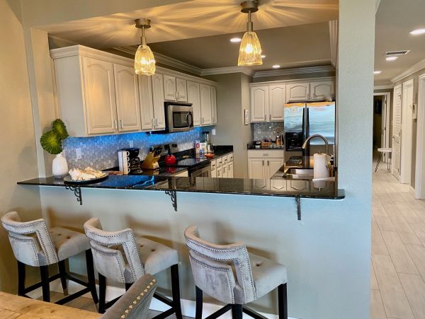 St. John Condo 1003922