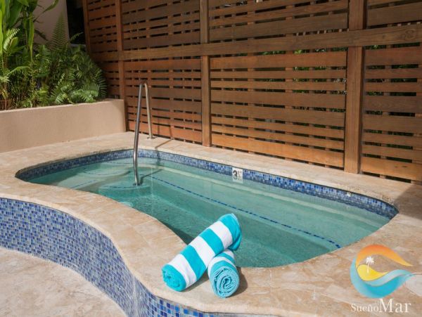 St. John Condo 1003928