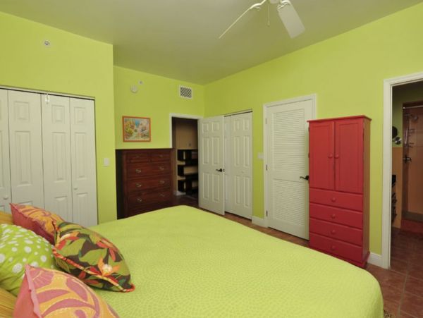 St. John Condo 1003937