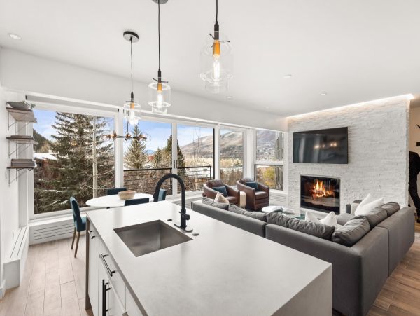 Three Bedroom Luxury Vacation Condo in Aspen