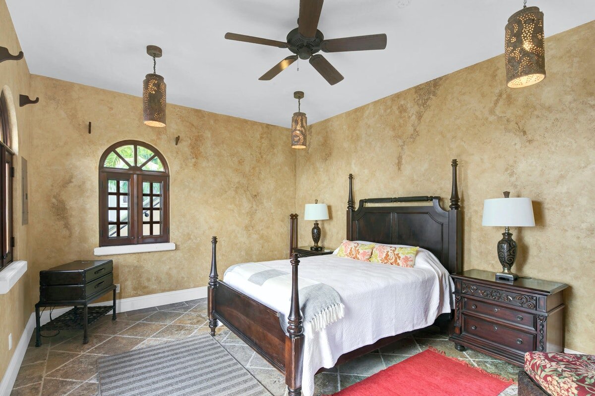 St. John Home 1003984