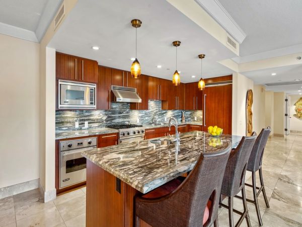 Great Views & Location 5 Bedroom Premier Condo in Kaanapali