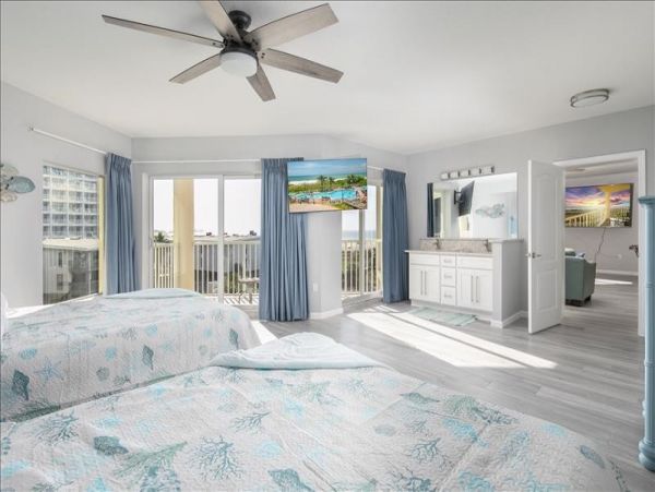Treasure Island Beachfront Vacation Rental Luxury Condo 3-Bedroom