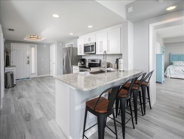 Treasure Island Beachfront Vacation Rental Luxury Condo 3-Bedroom