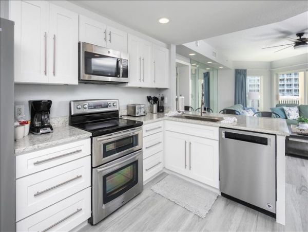 Treasure Island Beachfront Vacation Rental Luxury Condo 3-Bedroom