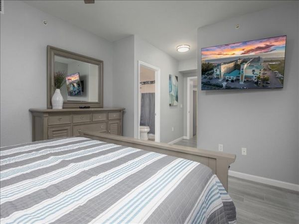 Treasure Island Beachfront Vacation Rental Luxury Condo 3-Bedroom