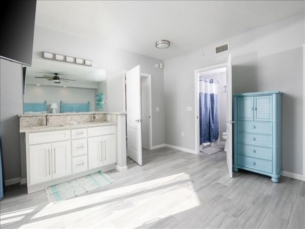 Treasure Island Beachfront Vacation Rental Luxury Condo 3-Bedroom