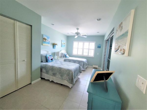 Waterfront Vacation Condo in Marco Island 3 Bedrooms