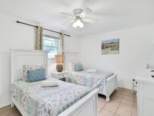 Charming Vacation Duplex in Holmes Beach Walk To Beach