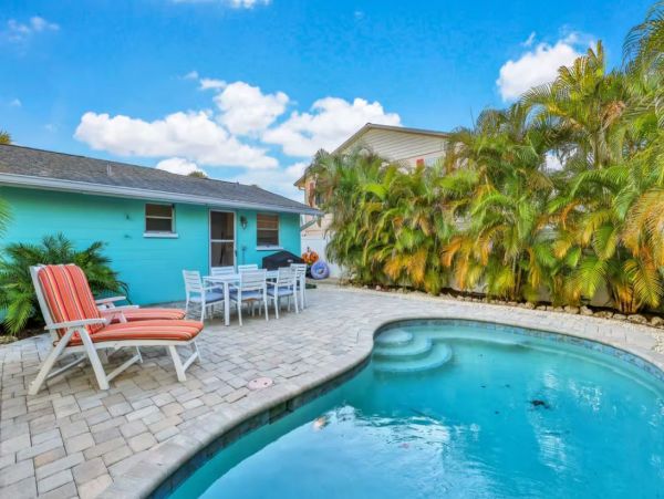 Charming Vacation Duplex in Holmes Beach Walk To Beach