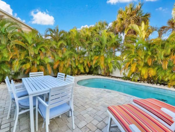 Charming Vacation Duplex in Holmes Beach Walk To Beach