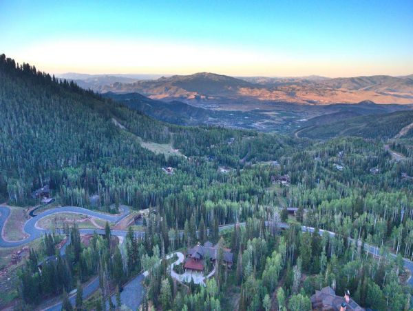 Chic Five Bedroom Vacation Home in Park City Ski In Ski Out