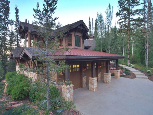 Chic Five Bedroom Vacation Home in Park City Ski In Ski Out