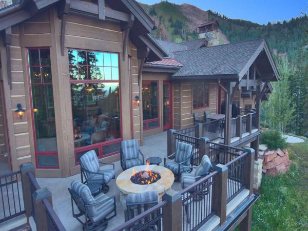 Chic Five Bedroom Vacation Home in Park City Ski In Ski Out