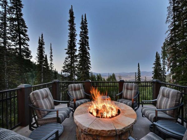 Chic Five Bedroom Vacation Home in Park City Ski In Ski Out