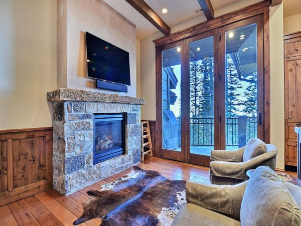 Chic Five Bedroom Vacation Home in Park City Ski In Ski Out