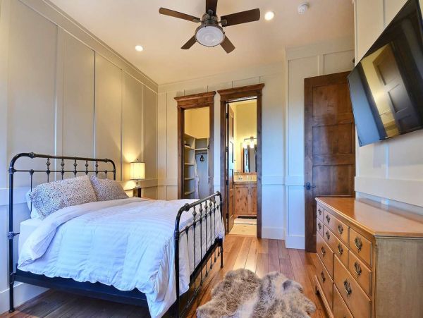 Chic Five Bedroom Vacation Home in Park City Ski In Ski Out