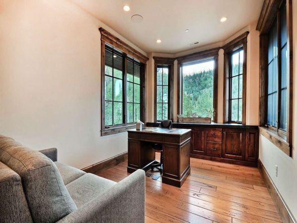 Chic Five Bedroom Vacation Home in Park City Ski In Ski Out
