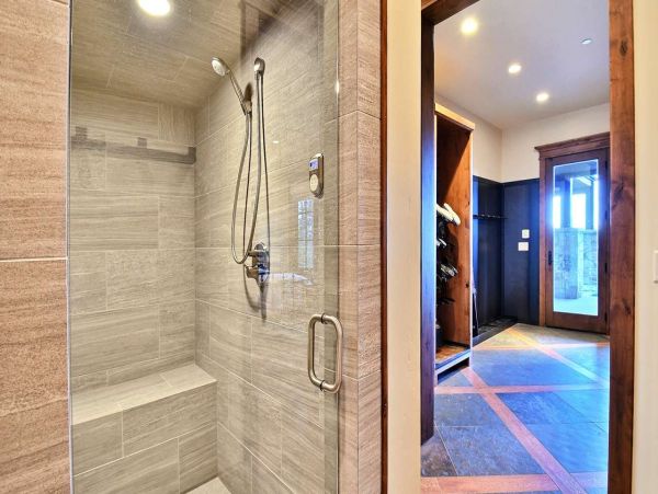 Chic Five Bedroom Vacation Home in Park City Ski In Ski Out