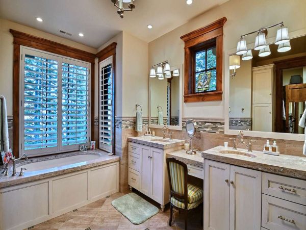 Chic Five Bedroom Vacation Home in Park City Ski In Ski Out