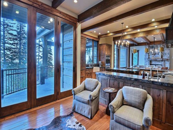 Chic Five Bedroom Vacation Home in Park City Ski In Ski Out