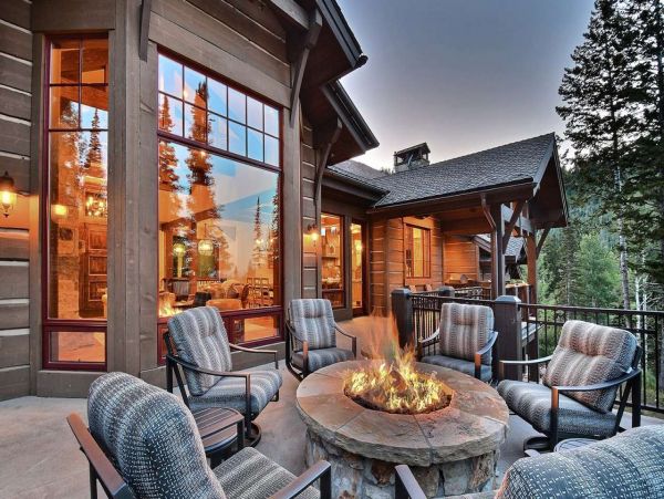 Chic Five Bedroom Vacation Home in Park City Ski In Ski Out