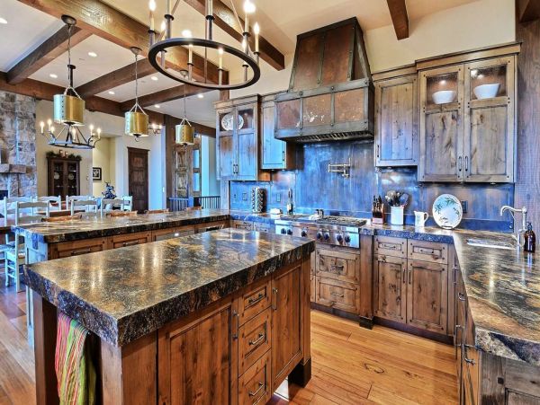Chic Five Bedroom Vacation Home in Park City Ski In Ski Out