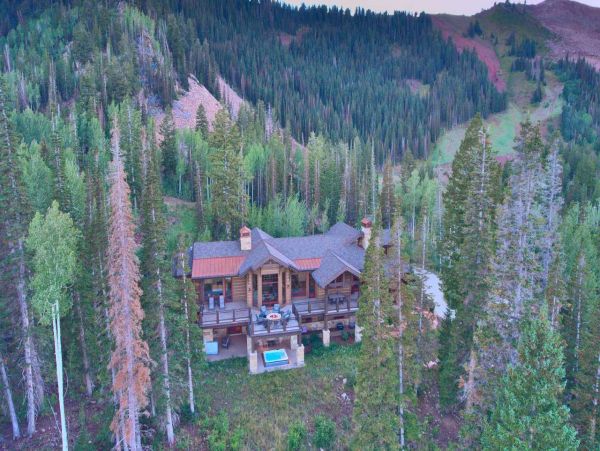 Chic Five Bedroom Vacation Home in Park City Ski In Ski Out