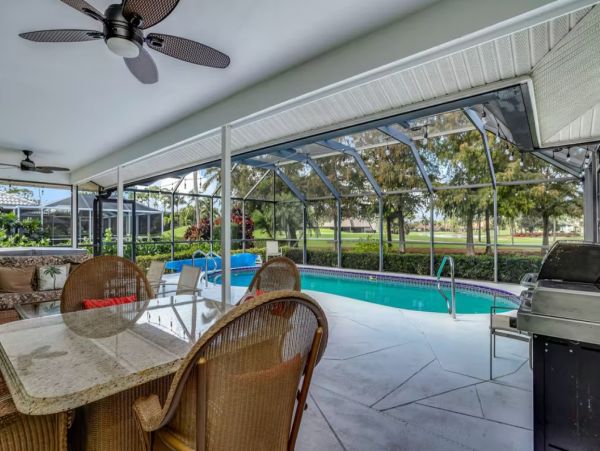 Three Bedroom Golf Course View Vacation Home in Naples