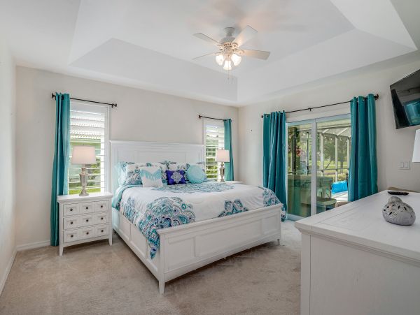 Three Bedroom Golf Course View Vacation Home in Naples