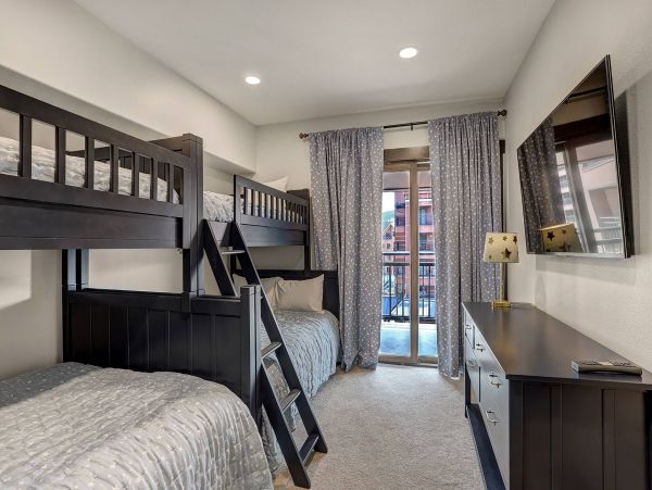 Fabulous Three Bedroom Suite in Breckenridge -Ski in Ski out