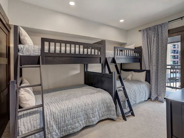 Fabulous Three Bedroom Suite in Breckenridge -Ski in Ski out