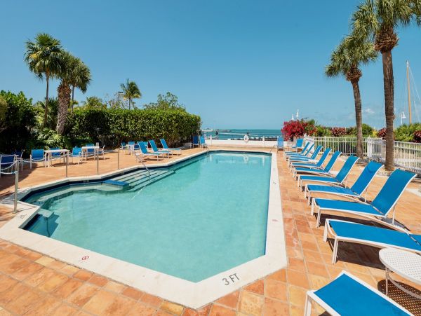 Key West Gorgeous Two Bedroom Vacation Condo Walk To Beach